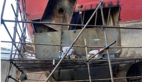 遼寧艦滿船鐵銹返廠,大修已10個月,為何還不下水出塢